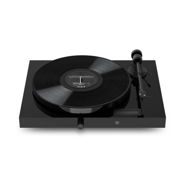 AVCore-Pro-Ject-Juke-Box-E-Top-Front-Angled-Piano-Black- jpg