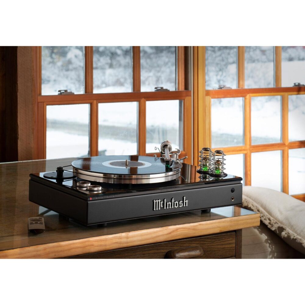 AVCore-McIntosh-TI-Integrated-Turntable-Lifestyle jpg