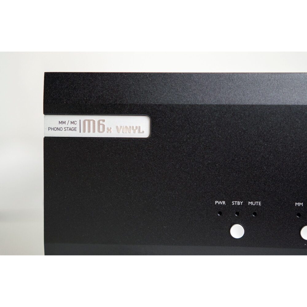 AVCore-Musical-Fidelity-MX-Vinyl-Phono-Stage-Close-Up-Black jpg