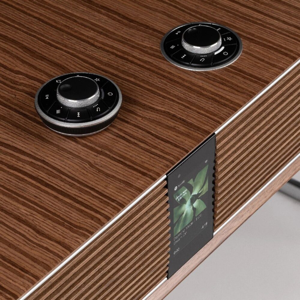 AVCore-Ruark-Audio-R-Close-Up-Fused-Walnut-Veneer jpg