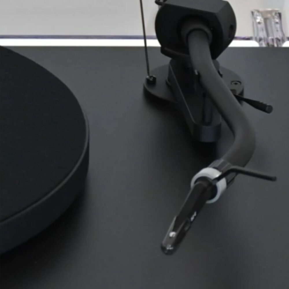 AVCore-Pro-Ject-Debut-PRO-S- S-Shape jpg