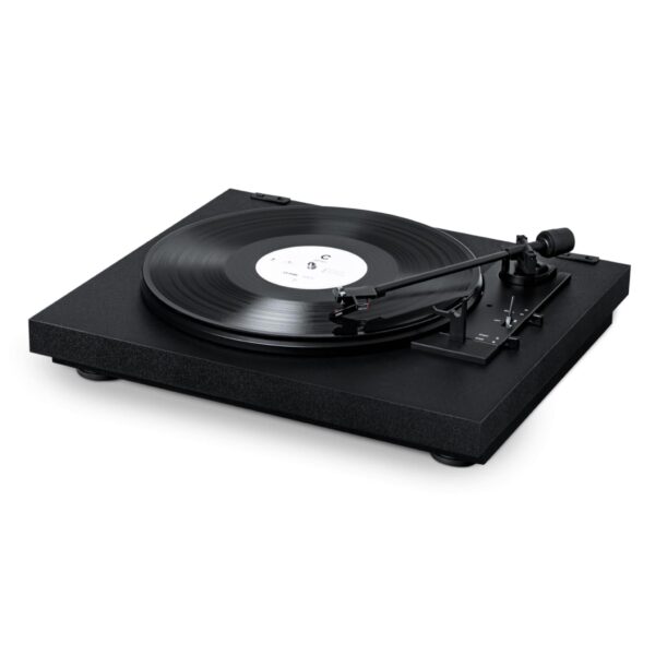 AVCore-Pro-Ject-A-OM--Black-Hero- jpg