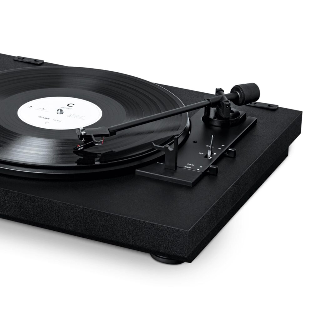 AVCore-Pro-Ject-A-OM--Black-Side jpg