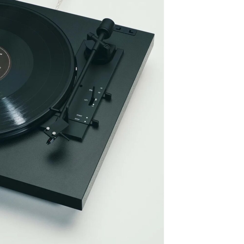 AVCore-Pro-Ject-A-OM--Black-Tonearm-Full jpg