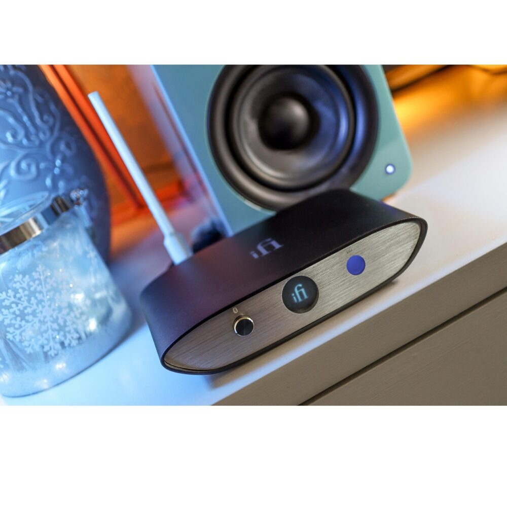 AVCore-iFi-Audio-ZEN-Blue-V-Lifestyle jpg